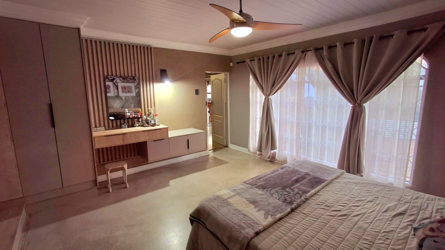 5 Bedroom Property for Sale in Vaalpark Free State